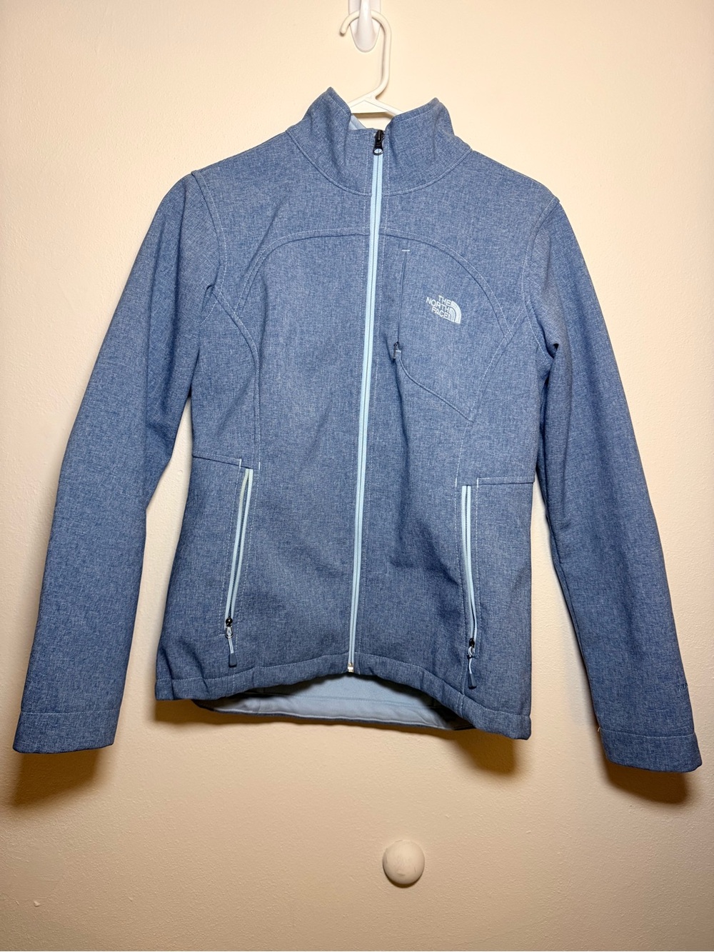 The North Face Women’s Blue Full-Zip Softshell Jacket